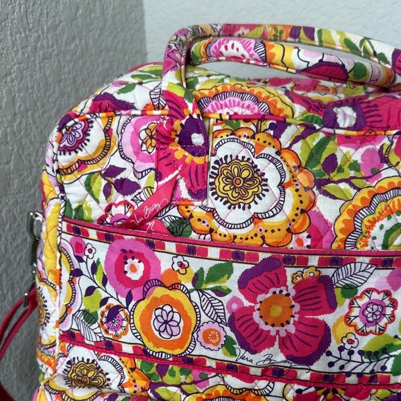 Vera Bradley Floral Quilted Women's travel Bag - Picture 5 of 10